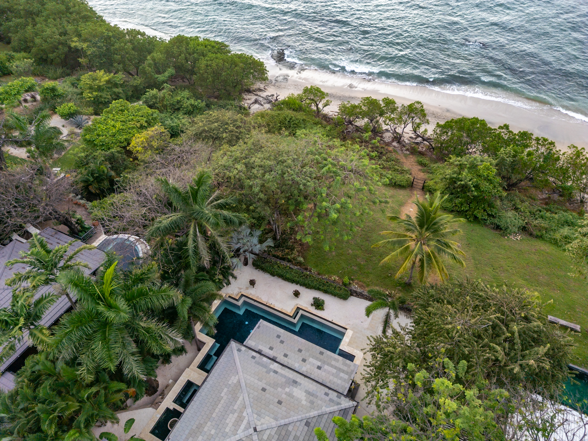 Casa Fuente – Beachfront Luxury Villa