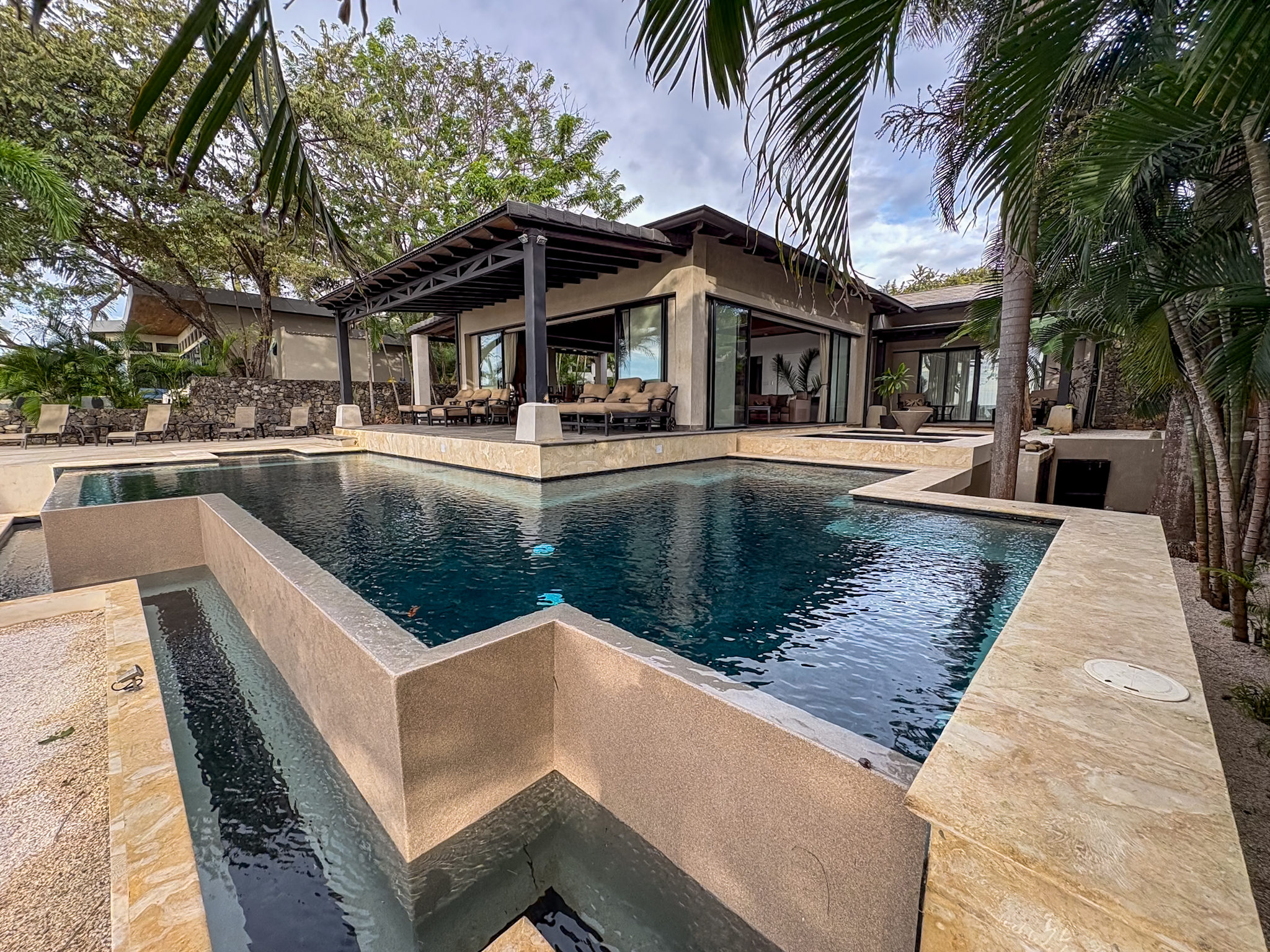 Casa Fuente – Beachfront Luxury Villa