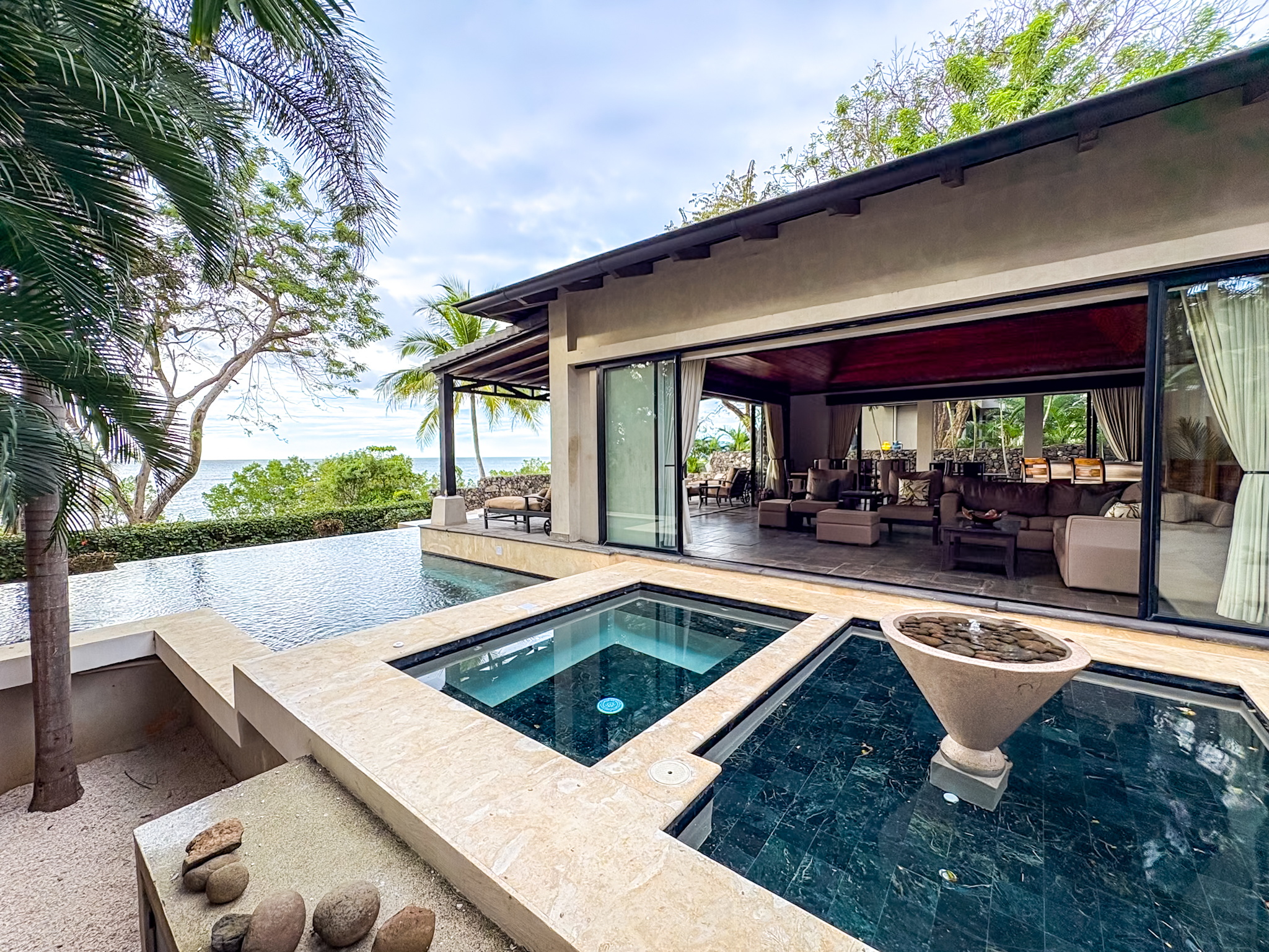 Casa Fuente – Beachfront Luxury Villa
